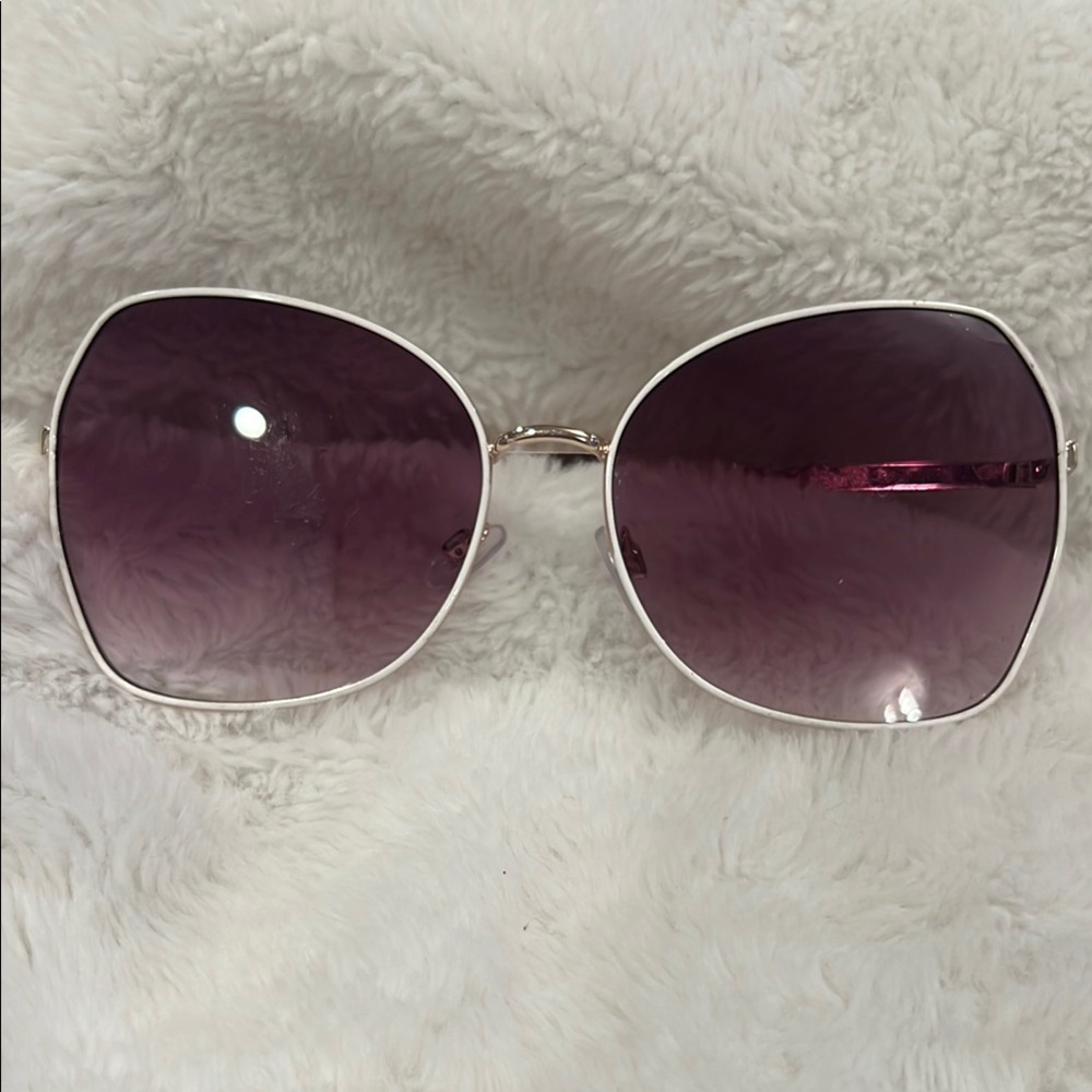 Chic Oversized Purple Sunglasses